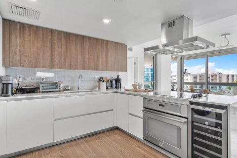 Condo in Bay Harbor Islands, Florida, 2 bedrooms  № 1752484 - photo 9