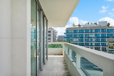 Condo in Bay Harbor Islands, Florida, 2 bedrooms  № 1752484 - photo 22