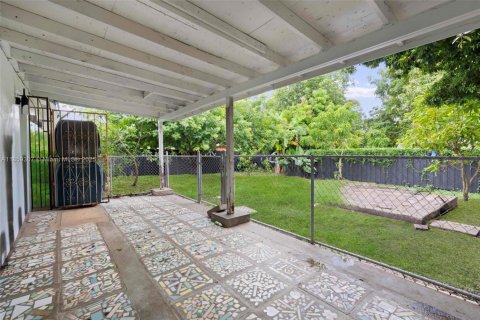 House in Homestead, Florida 3 bedrooms, 106.28 sq.m. № 1887924 - photo 21