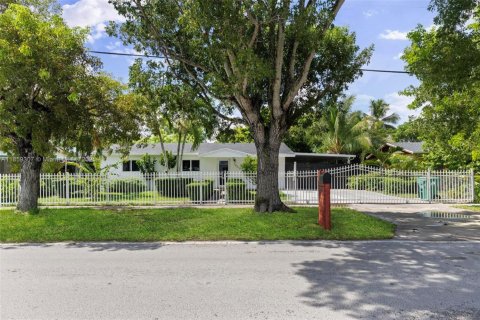 Villa ou maison à louer à Homestead, Floride: 3 chambres, 106.28 m2 № 1887924 - photo 2