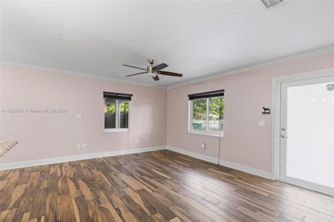 House in Homestead, Florida 3 bedrooms, 106.28 sq.m. № 1887924 - photo 7