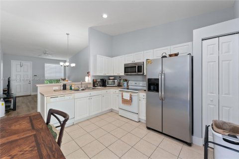 Townhouse in Miramar, Florida 3 bedrooms, 109.44 sq.m. № 1790740 - photo 5