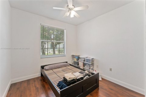 Townhouse in Miramar, Florida 3 bedrooms, 109.44 sq.m. № 1790740 - photo 6
