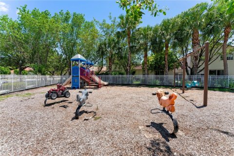 Townhouse in Miramar, Florida 3 bedrooms, 109.44 sq.m. № 1790740 - photo 14