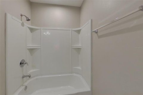 Villa ou maison à louer à Kissimmee, Floride: 3 chambres, 139.35 m2 № 2418974 - photo 12