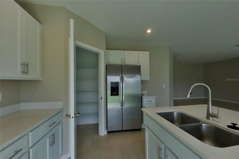 Villa ou maison à louer à Kissimmee, Floride: 3 chambres, 139.35 m2 № 2418974 - photo 5