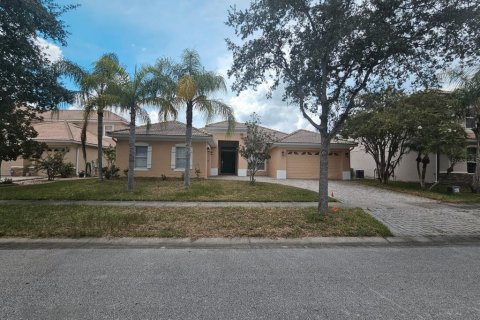 House in Kissimmee, Florida 4 bedrooms, 224.17 sq.m. № 1876212 - photo 1