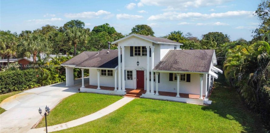 House in Plantation, Florida 3 bedrooms, 191.75 sq.m. № 1699096