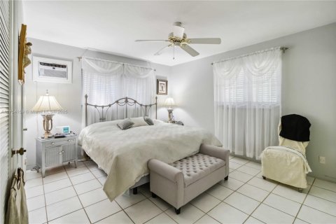 House in Plantation, Florida 3 bedrooms, 191.75 sq.m. № 1699096 - photo 24