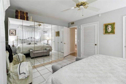 House in Plantation, Florida 3 bedrooms, 191.75 sq.m. № 1699096 - photo 30