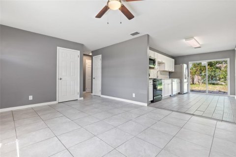 Casa en alquiler en Tampa, Florida, 3 dormitorios, 91.6 m2 № 1904446 - foto 14