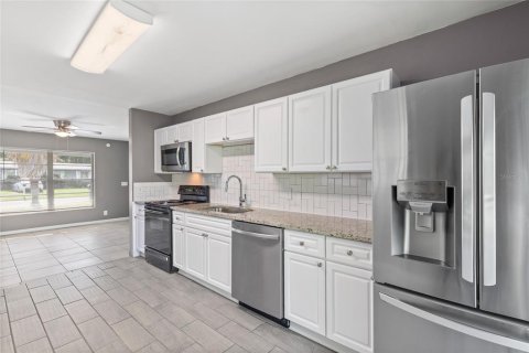 Casa en alquiler en Tampa, Florida, 3 dormitorios, 91.6 m2 № 1904446 - foto 5