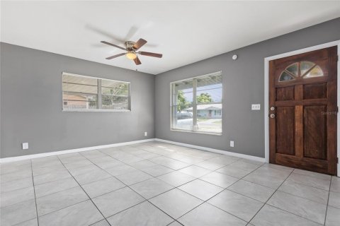 Casa en alquiler en Tampa, Florida, 3 dormitorios, 91.6 m2 № 1904446 - foto 12