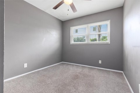 Casa en alquiler en Tampa, Florida, 3 dormitorios, 91.6 m2 № 1904446 - foto 8