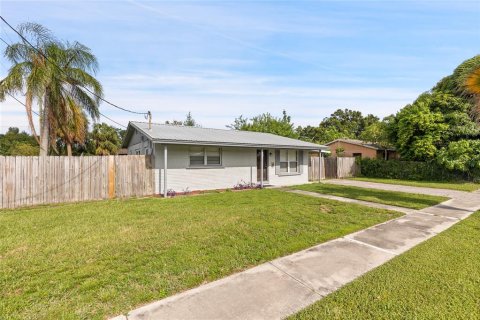 Casa en alquiler en Tampa, Florida, 3 dormitorios, 91.6 m2 № 1904446 - foto 3