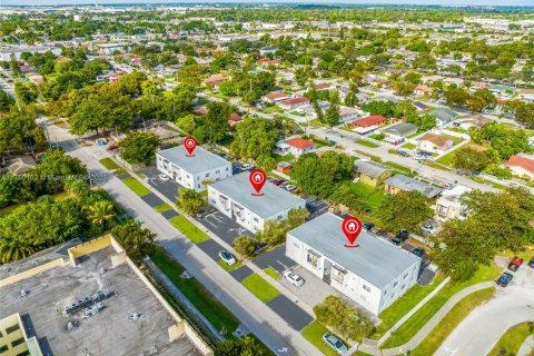 Commercial property in Opa-locka, Florida № 1701531 - photo 22