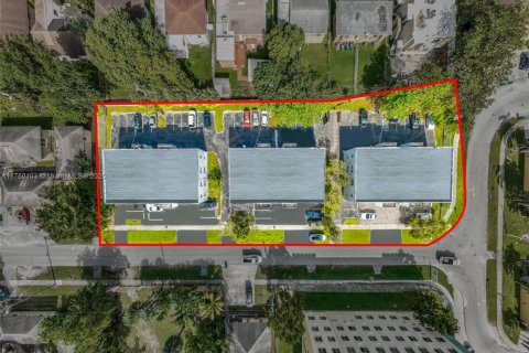Commercial property in Opa-locka, Florida № 1701531 - photo 28