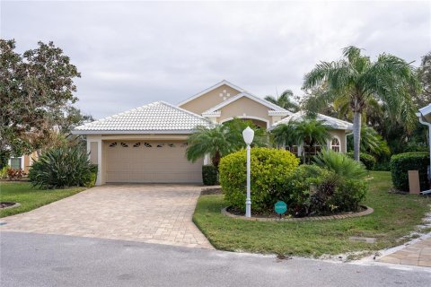 House in Venice, Florida 3 bedrooms, 191.94 sq.m. № 949110 - photo 1