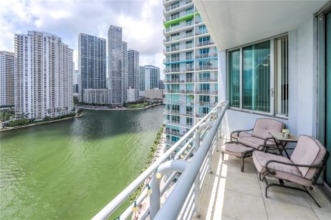 Condo in Miami, Florida, 2 bedrooms  № 1888872 - photo 2
