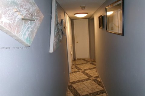 Купить виллу или дом в Майами, Флорида 3 спальни, 132.57м2, № 2240295 - фото 15