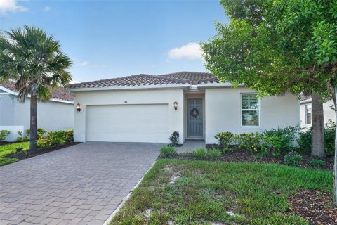 House in Nokomis, Florida 3 bedrooms, 136.19 sq.m. № 2201435