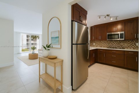Copropriété à louer à Miami Beach, Floride: 2 chambres, 98.94 m2 № 2013015 - photo 4