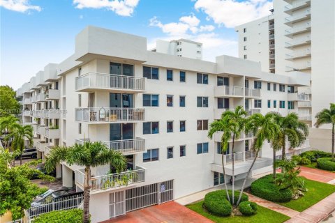 Condo à Miami Beach, Floride, 2 chambres  № 2013015