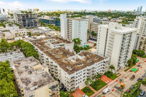 Copropriété à louer à Miami Beach, Floride: 2 chambres, 98.94 m2 № 2013015 - photo 24