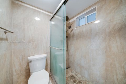 Copropriété à louer à Miami Beach, Floride: 2 chambres, 98.94 m2 № 2013015 - photo 16