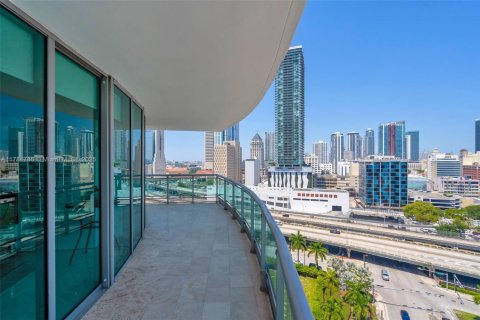 Condo in Miami, Florida, 3 bedrooms  № 1862812 - photo 22