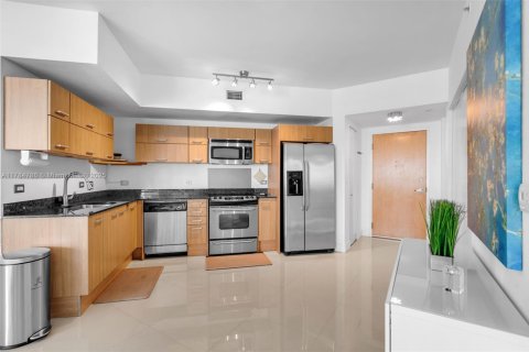 Condo in Miami, Florida, 3 bedrooms  № 1862812 - photo 7