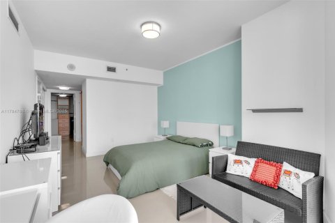 Condo in Miami, Florida, 3 bedrooms  № 1862812 - photo 17