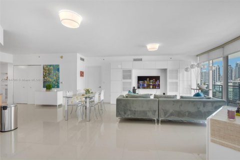 Condo in Miami, Florida, 3 bedrooms  № 1862812 - photo 11