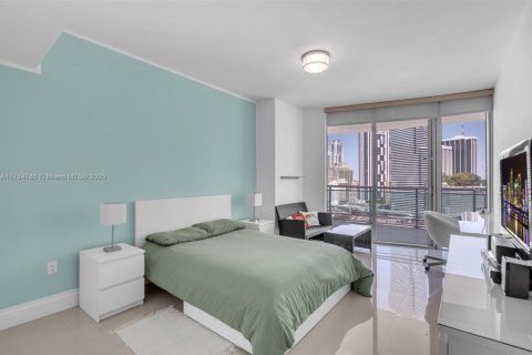 Condo in Miami, Florida, 3 bedrooms  № 1862812 - photo 15