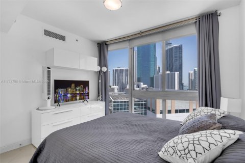 Condo in Miami, Florida, 3 bedrooms  № 1862812 - photo 12
