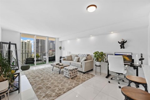 Condo in Miami, Florida, 1 bedroom № 2191206 - photo 18