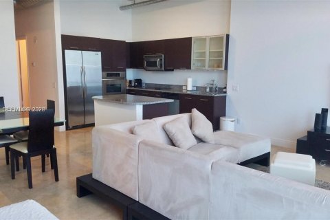 Condo in Aventura, Florida, 1 bedroom  № 2001278 - photo 3