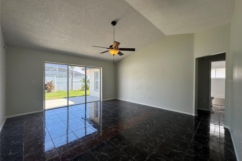 Casa en alquiler en Kissimmee, Florida, 3 dormitorios, 121.98 m2 № 1841552 - foto 6