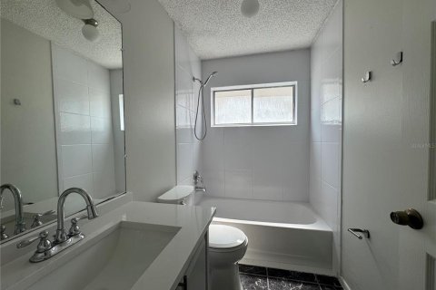 Casa en alquiler en Kissimmee, Florida, 3 dormitorios, 121.98 m2 № 1841552 - foto 25