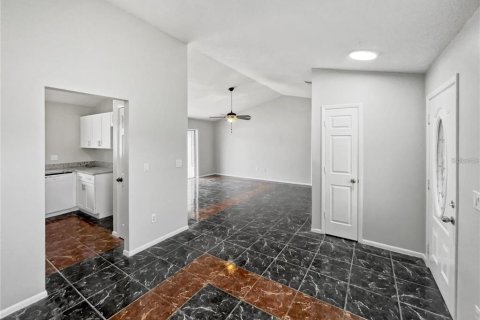 Casa en alquiler en Kissimmee, Florida, 3 dormitorios, 121.98 m2 № 1841552 - foto 11