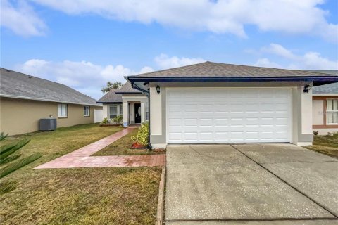 Casa en alquiler en Kissimmee, Florida, 3 dormitorios, 121.98 m2 № 1841552 - foto 4