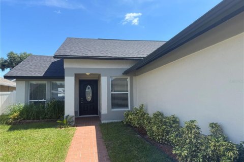 Casa en alquiler en Kissimmee, Florida, 3 dormitorios, 121.98 m2 № 1841552 - foto 2