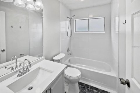 Casa en alquiler en Kissimmee, Florida, 3 dormitorios, 121.98 m2 № 1841552 - foto 24