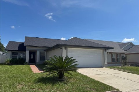Casa en alquiler en Kissimmee, Florida, 3 dormitorios, 121.98 m2 № 1841552 - foto 1