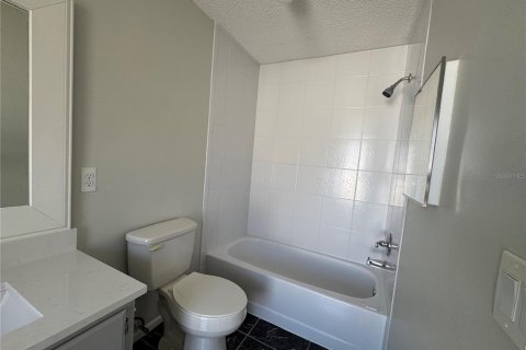 Casa en alquiler en Kissimmee, Florida, 3 dormitorios, 121.98 m2 № 1841552 - foto 18