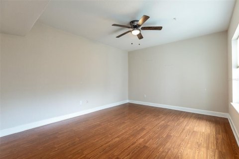 Condo in Orlando, Florida, 2 bedrooms № 2380826 - photo 10