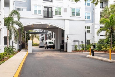 Condo in Orlando, Florida, 2 bedrooms № 2380826 - photo 20