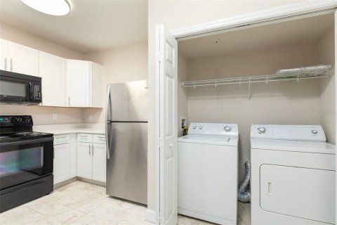Condo in Orlando, Florida, 2 bedrooms № 2380826 - photo 15