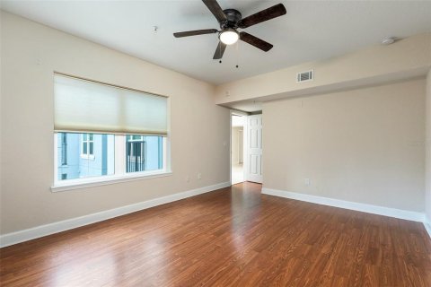 Condo in Orlando, Florida, 2 bedrooms № 2380826 - photo 9