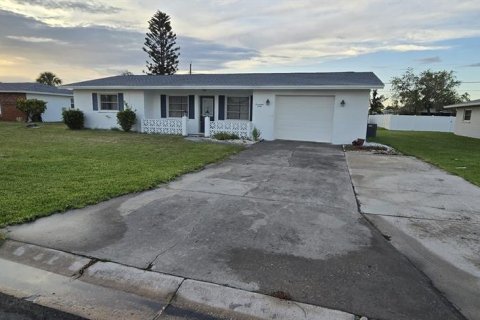 House in Englewood, Florida 2 bedrooms, 112.6 sq.m. № 1820566 - photo 3
